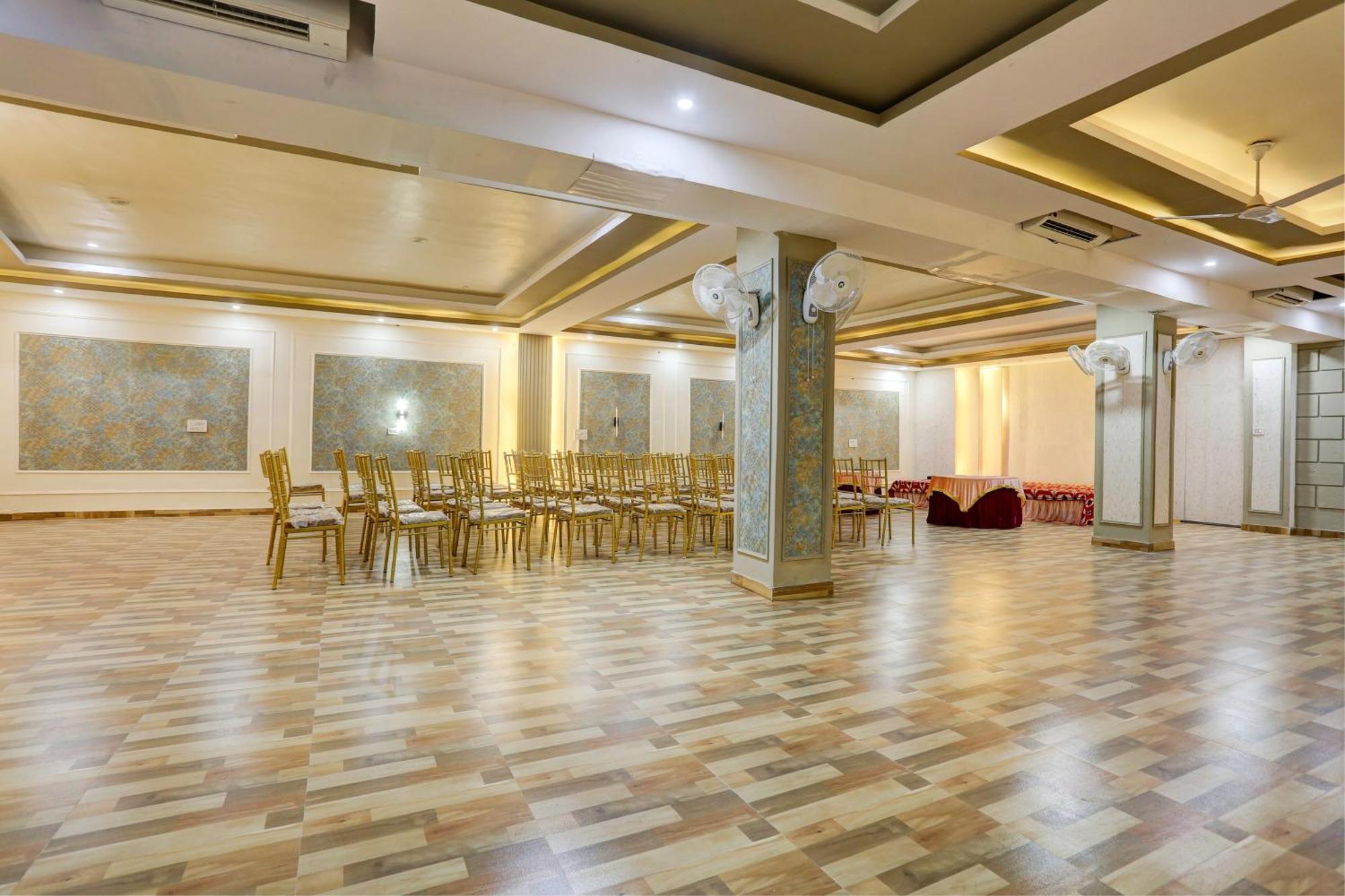 Hotel Collection O Jairaj Alwar Exterior foto