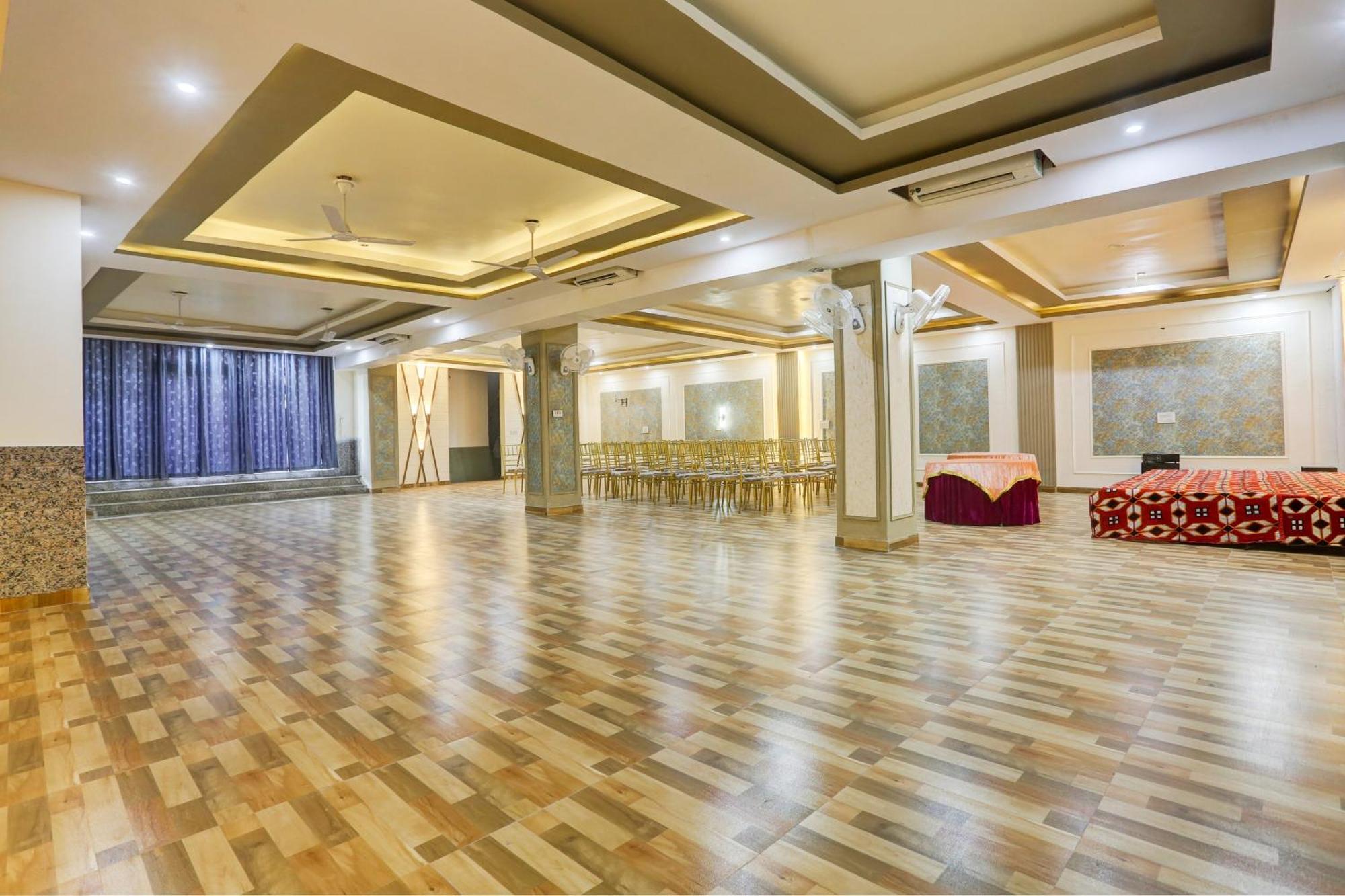 Hotel Collection O Jairaj Alwar Exterior foto