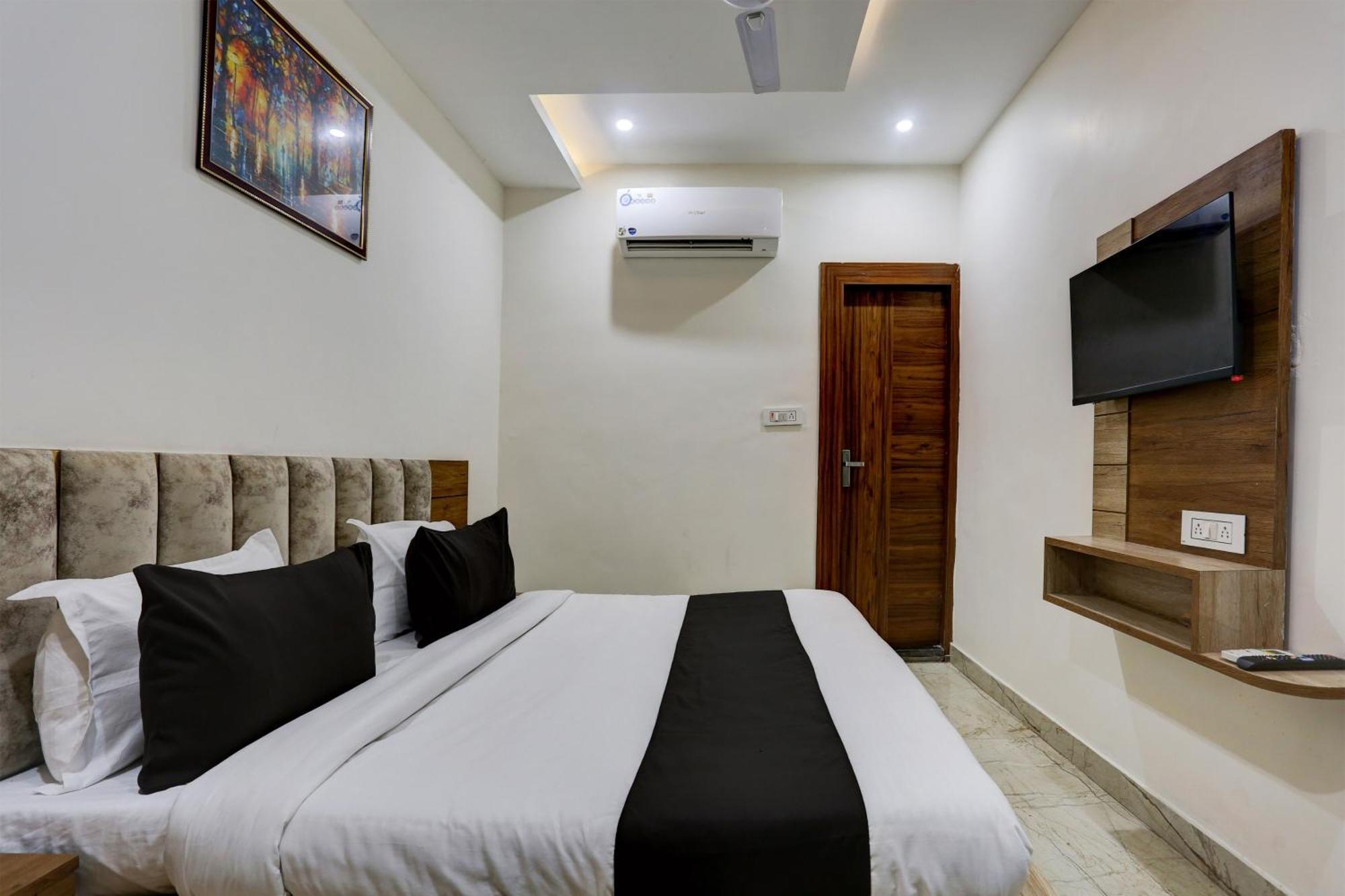 Hotel Collection O Jairaj Alwar Exterior foto