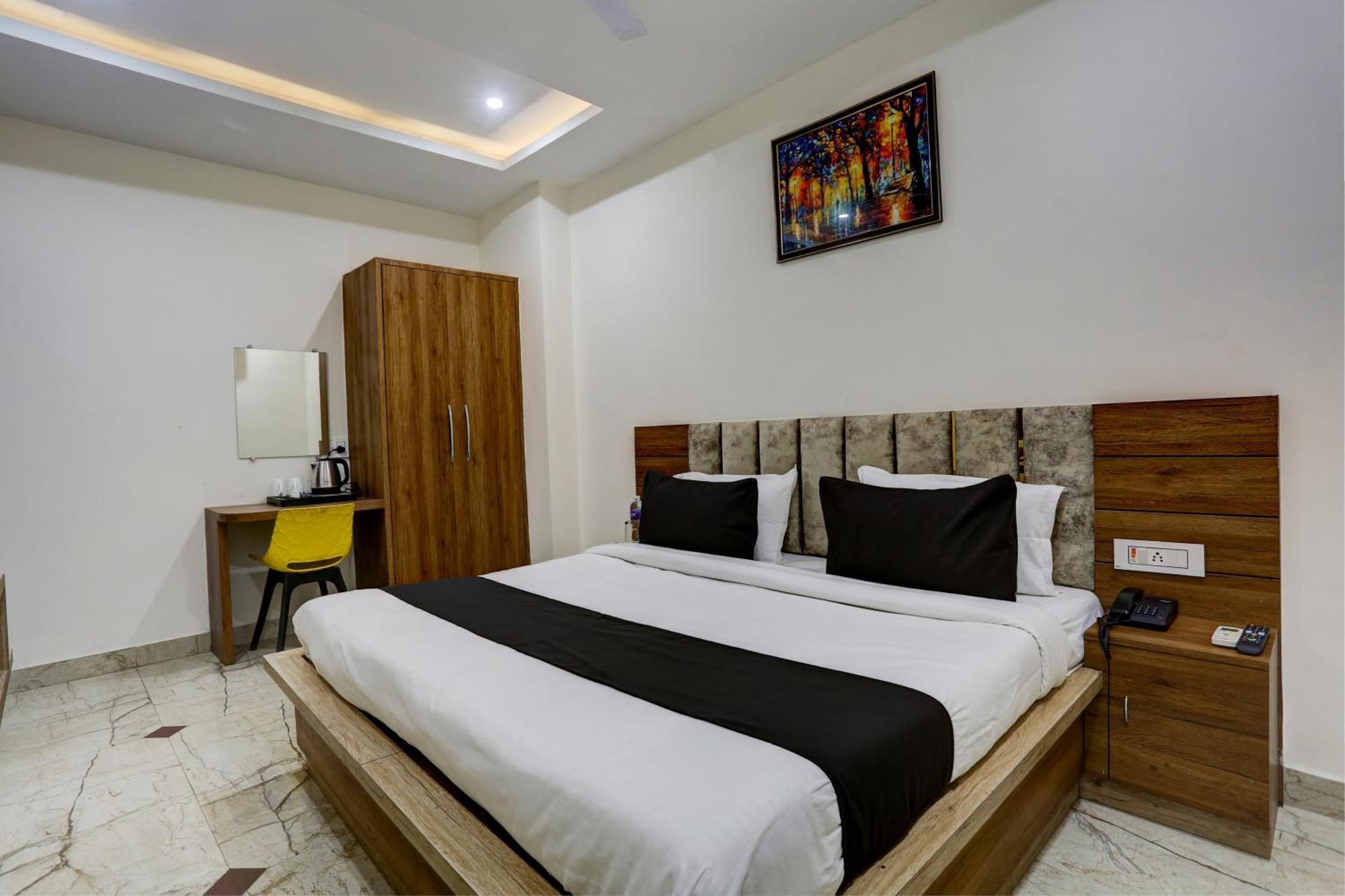 Hotel Collection O Jairaj Alwar Exterior foto