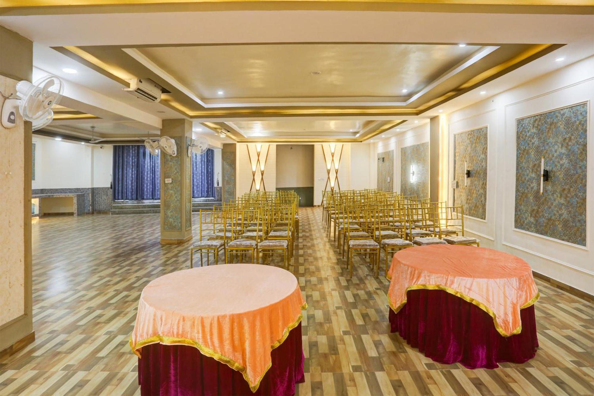 Hotel Collection O Jairaj Alwar Exterior foto